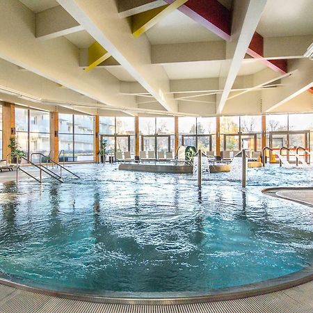 Hotel Aquarius Spa Kolobrzeg Exterior photo The swimming pool