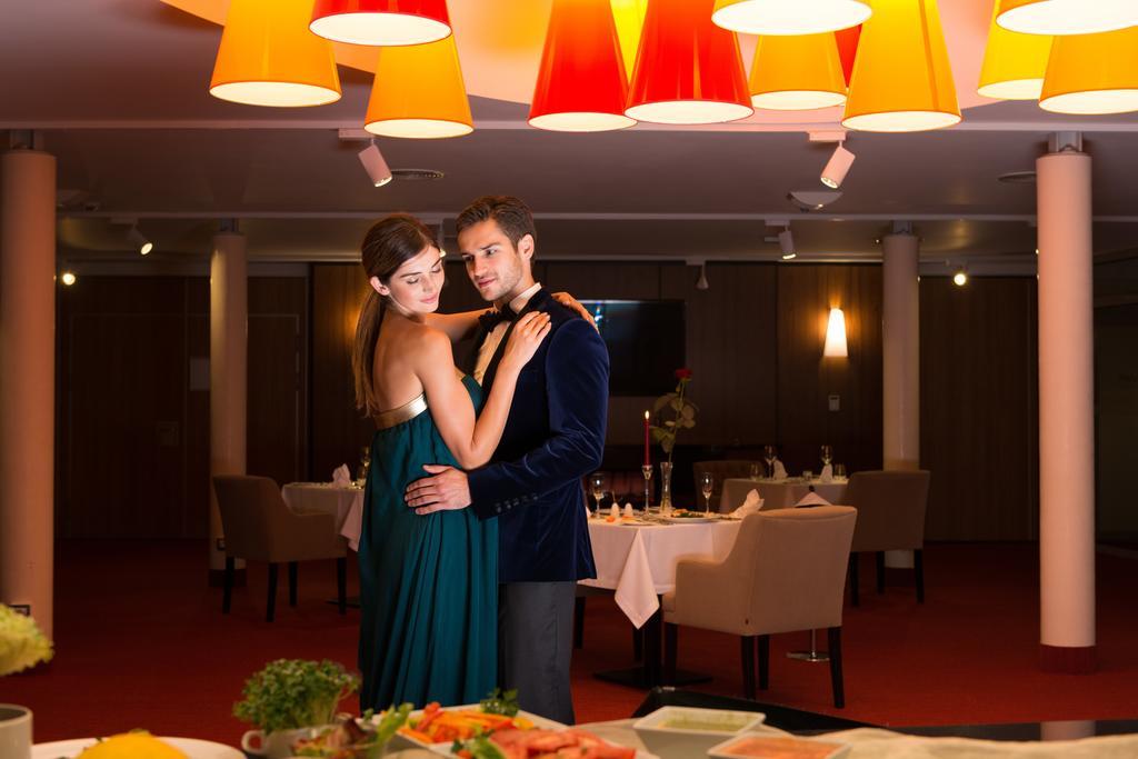 Hotel Aquarius Spa Kolobrzeg Exterior photo Restaurant
