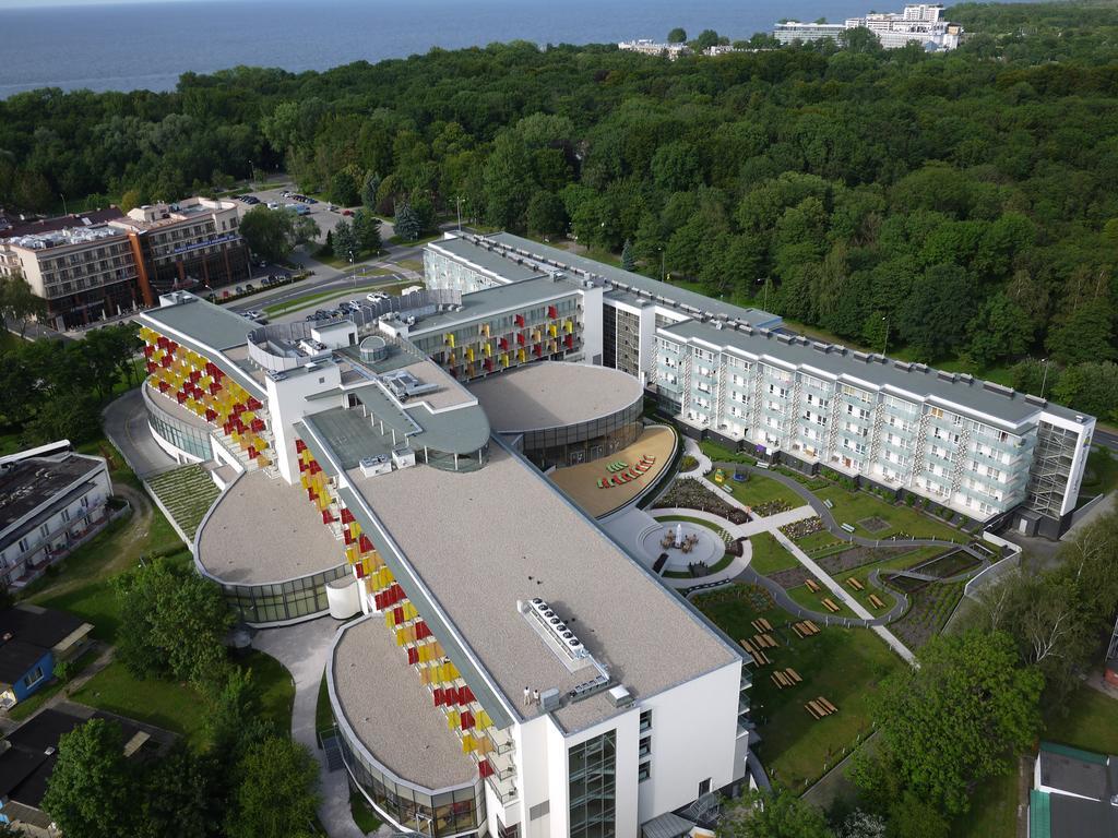 Hotel Aquarius Spa Kolobrzeg Exterior photo Aerial view of the new hospital