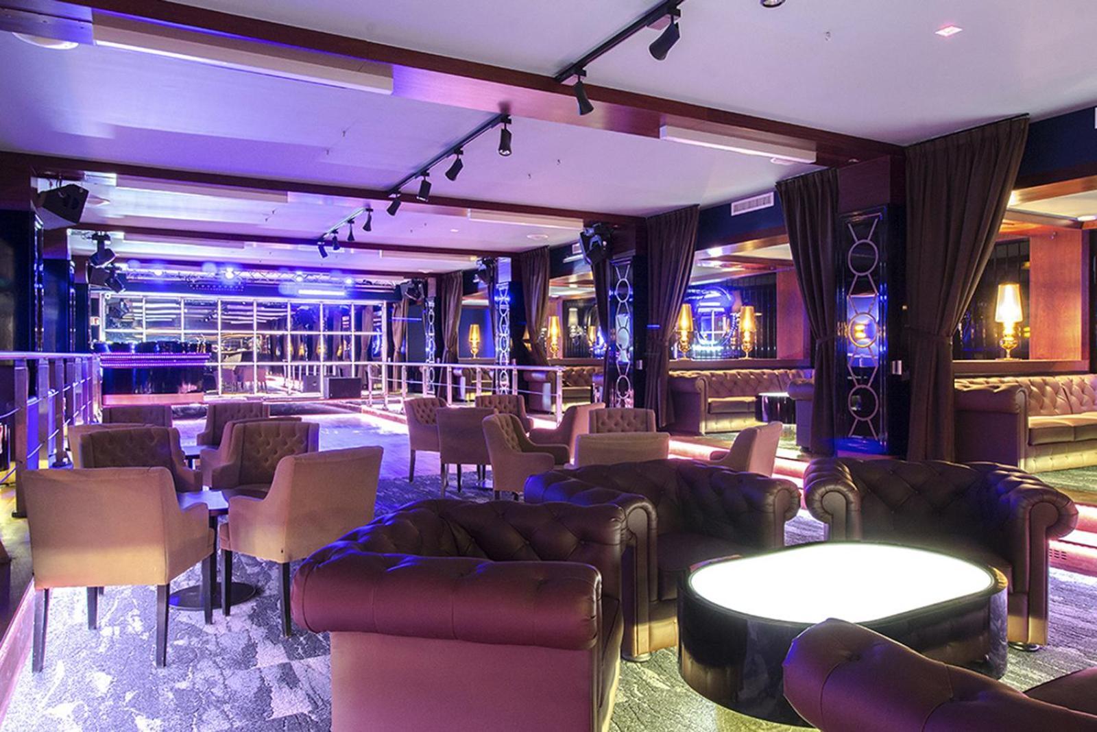 Hotel Aquarius Spa Kolobrzeg Exterior photo Interior of the nightclub