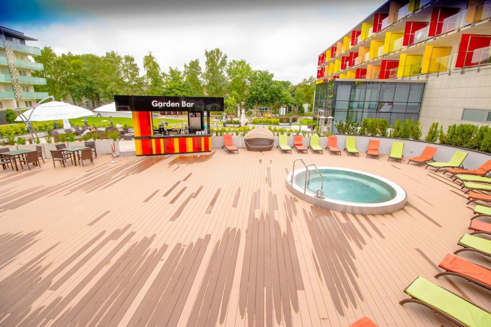Hotel Aquarius Spa Kolobrzeg Exterior photo Golden Bar
