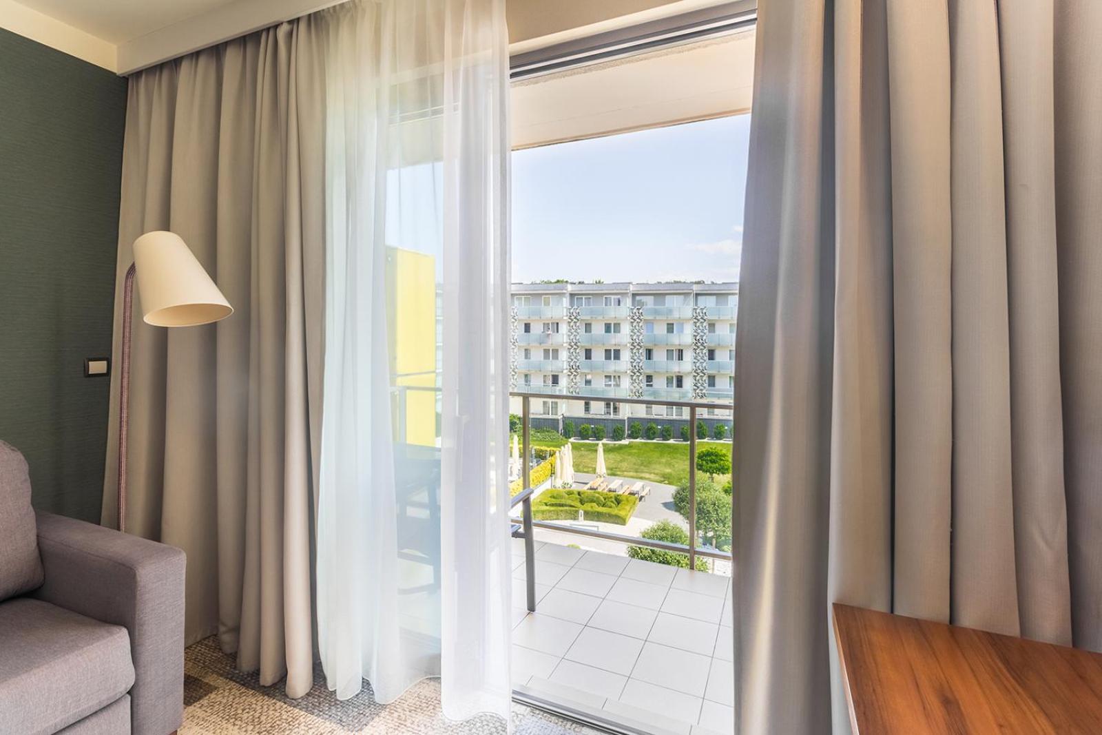 Hotel Aquarius Spa Kolobrzeg Exterior photo Curtains