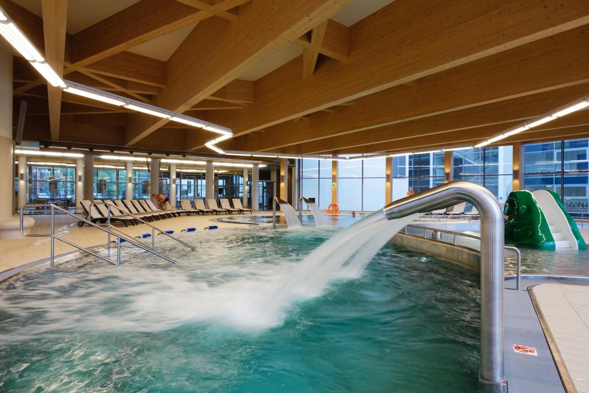 Hotel Aquarius Spa Kolobrzeg Exterior photo The indoor swimming pool
