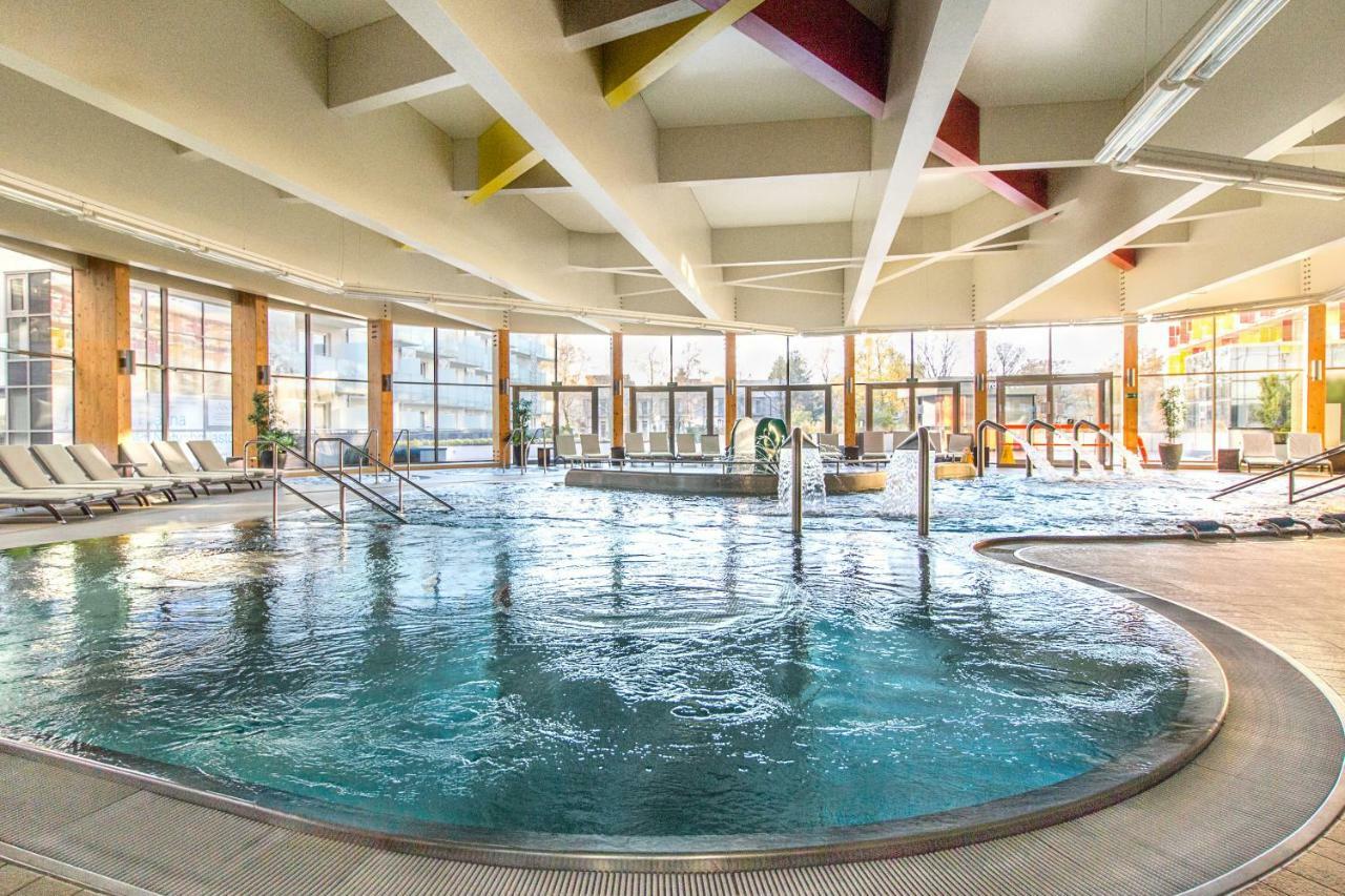 Hotel Aquarius Spa Kolobrzeg Exterior photo The swimming pool